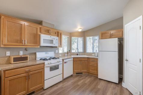 20 Oakwood Drive Petaluma CA 94954