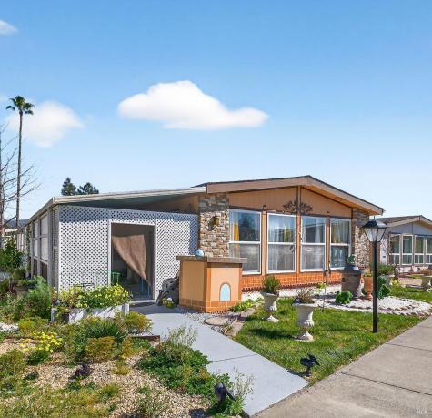 145 Circulo Todos Rohnert Park CA 94928