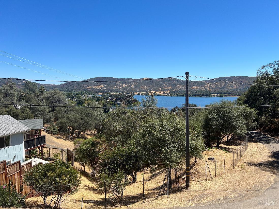 12332 Lakeview Drive Clearlake Oaks CA 95423