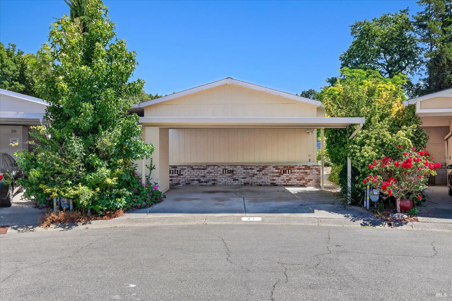21 Redondo Court St. Helena CA 94574