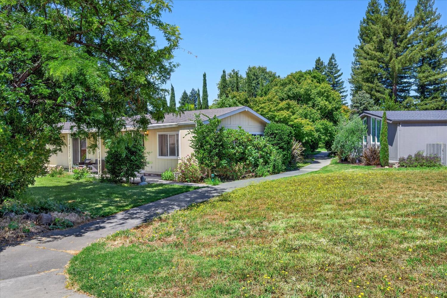 21 Redondo Court St. Helena CA 94574