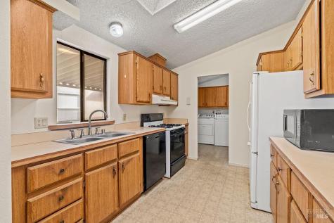 8147 Willow Street Windsor CA 95492