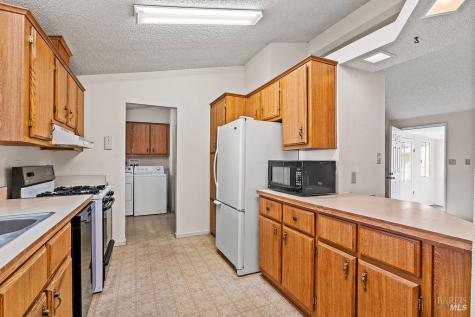 8147 Willow Street Windsor CA 95492