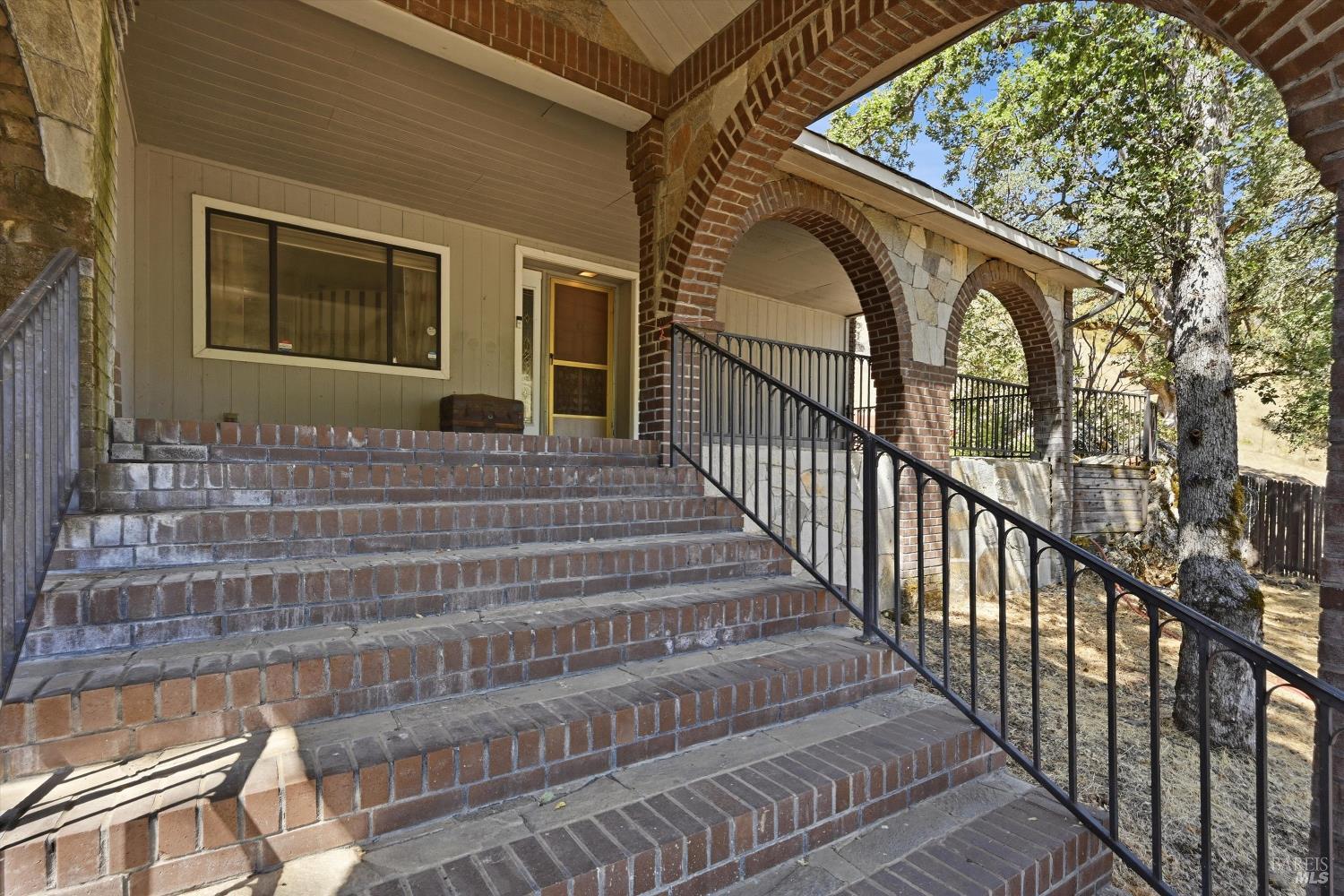 3725 Spring Valley Road Clearlake Oaks CA 95423