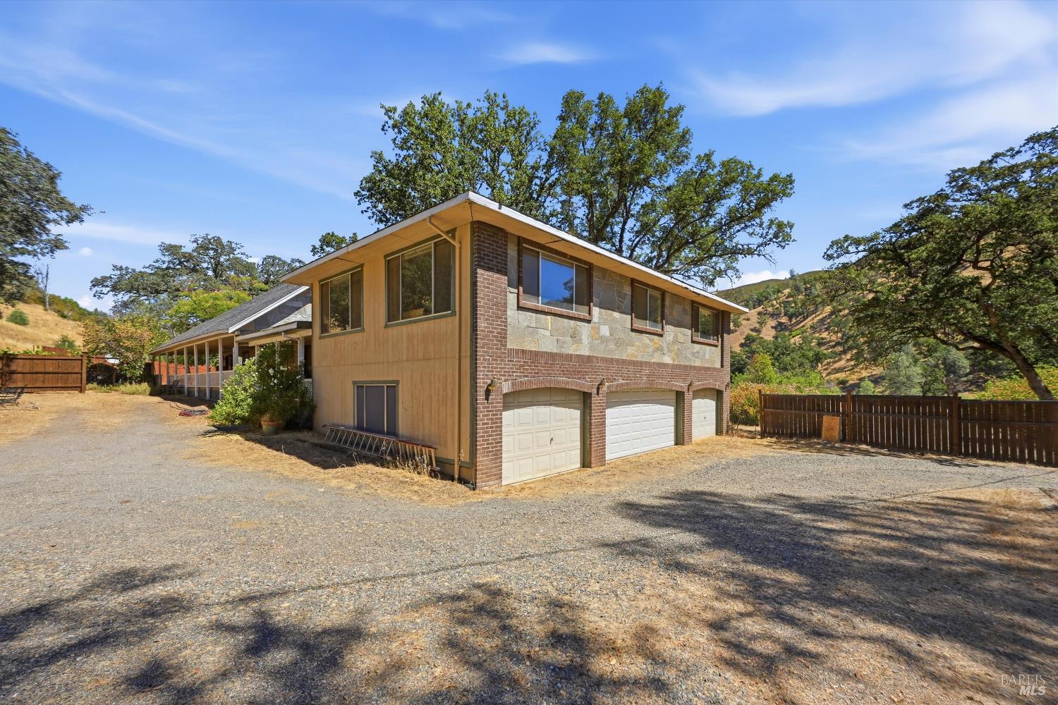 3725 Spring Valley Road Clearlake Oaks CA 95423