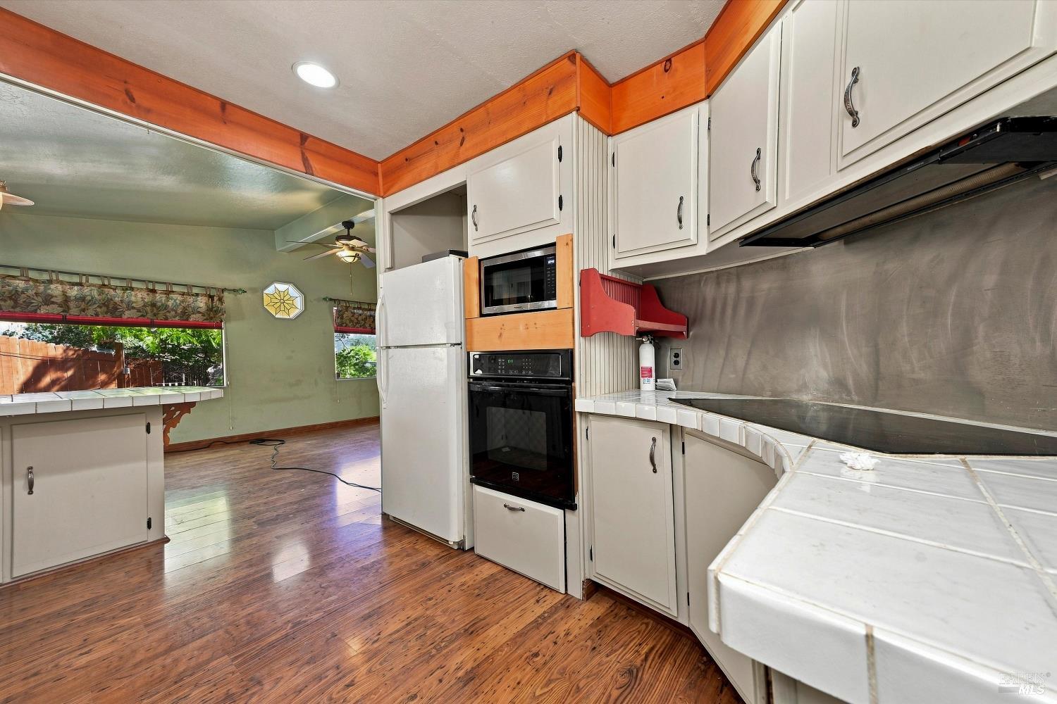 3725 Spring Valley Road Clearlake Oaks CA 95423