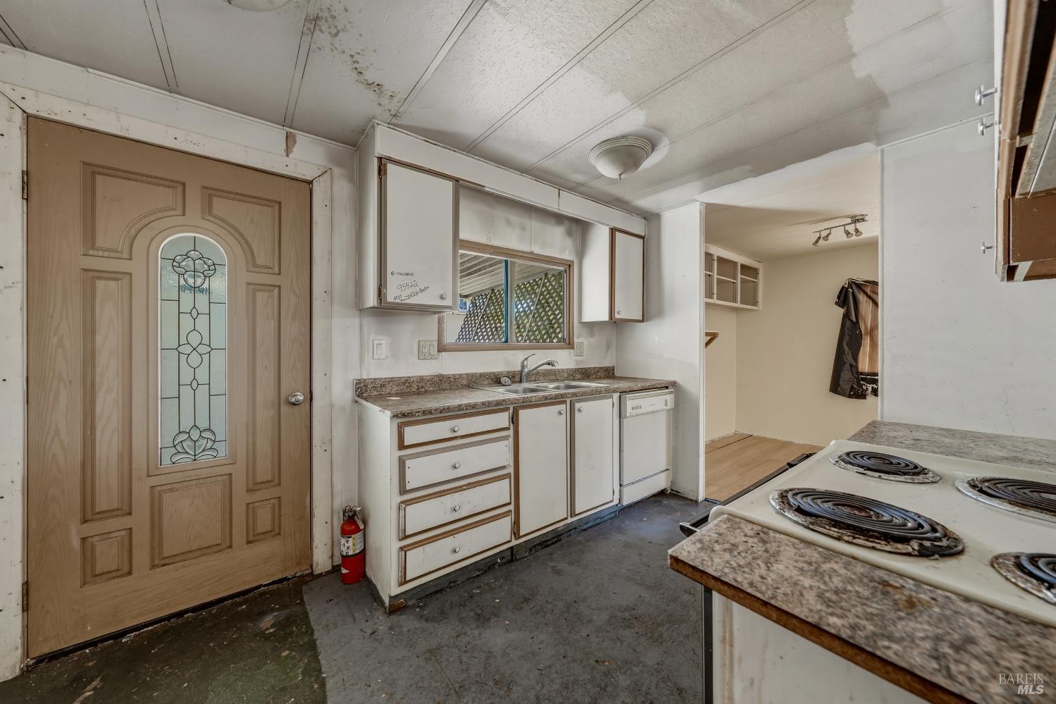 5542 Old Highway 53 Clearlake CA 95422