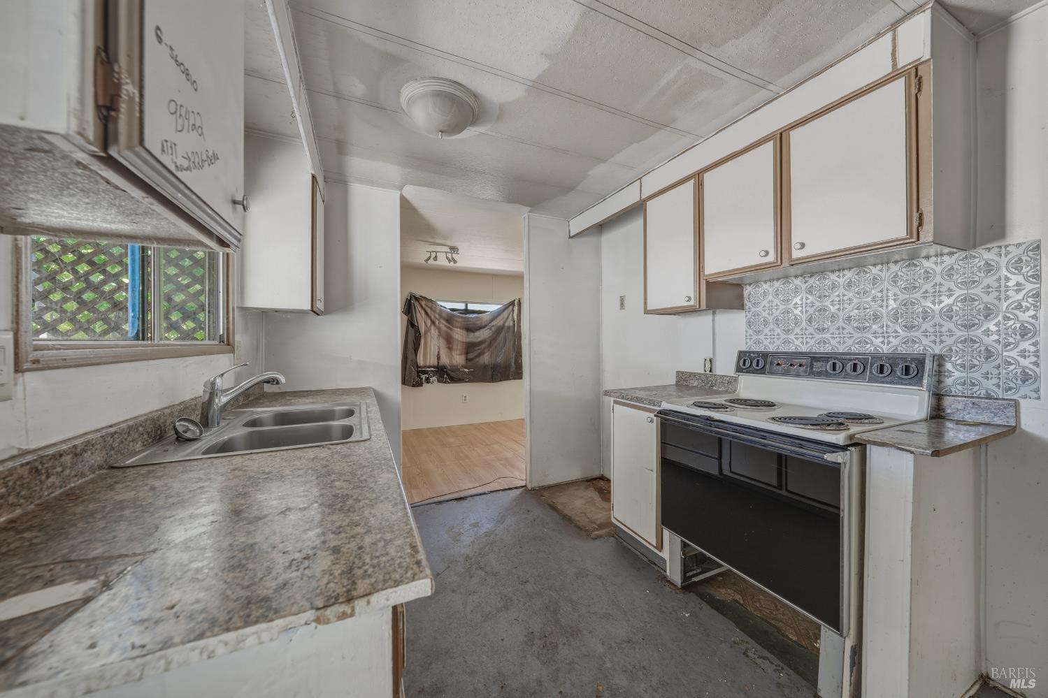 5542 Old Highway 53 Clearlake CA 95422