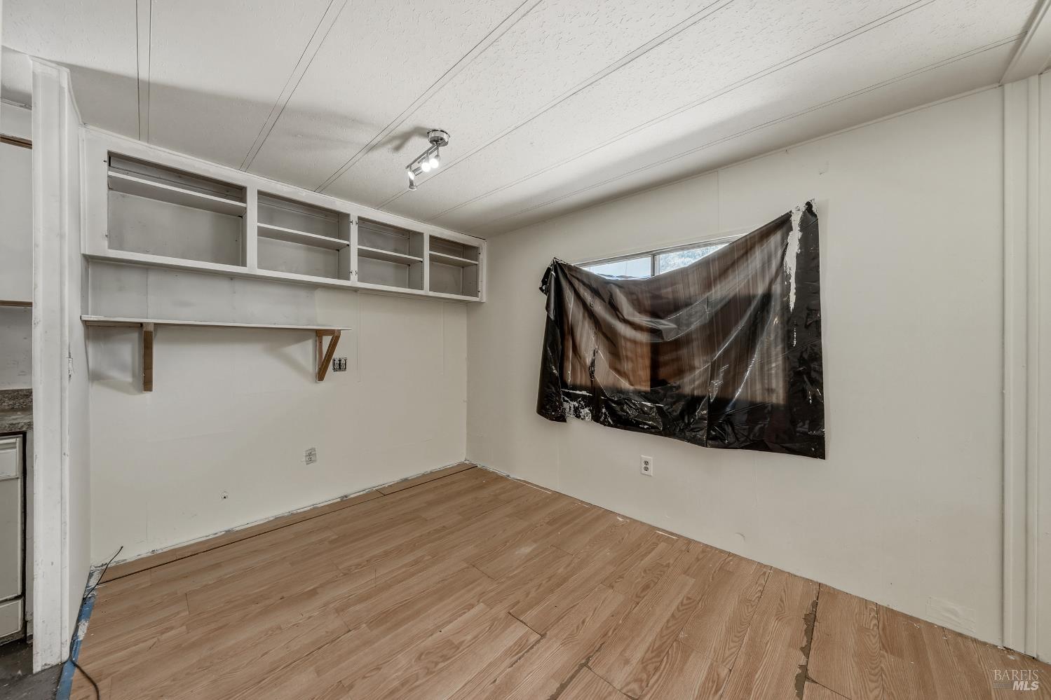 5542 Old Highway 53 Clearlake CA 95422