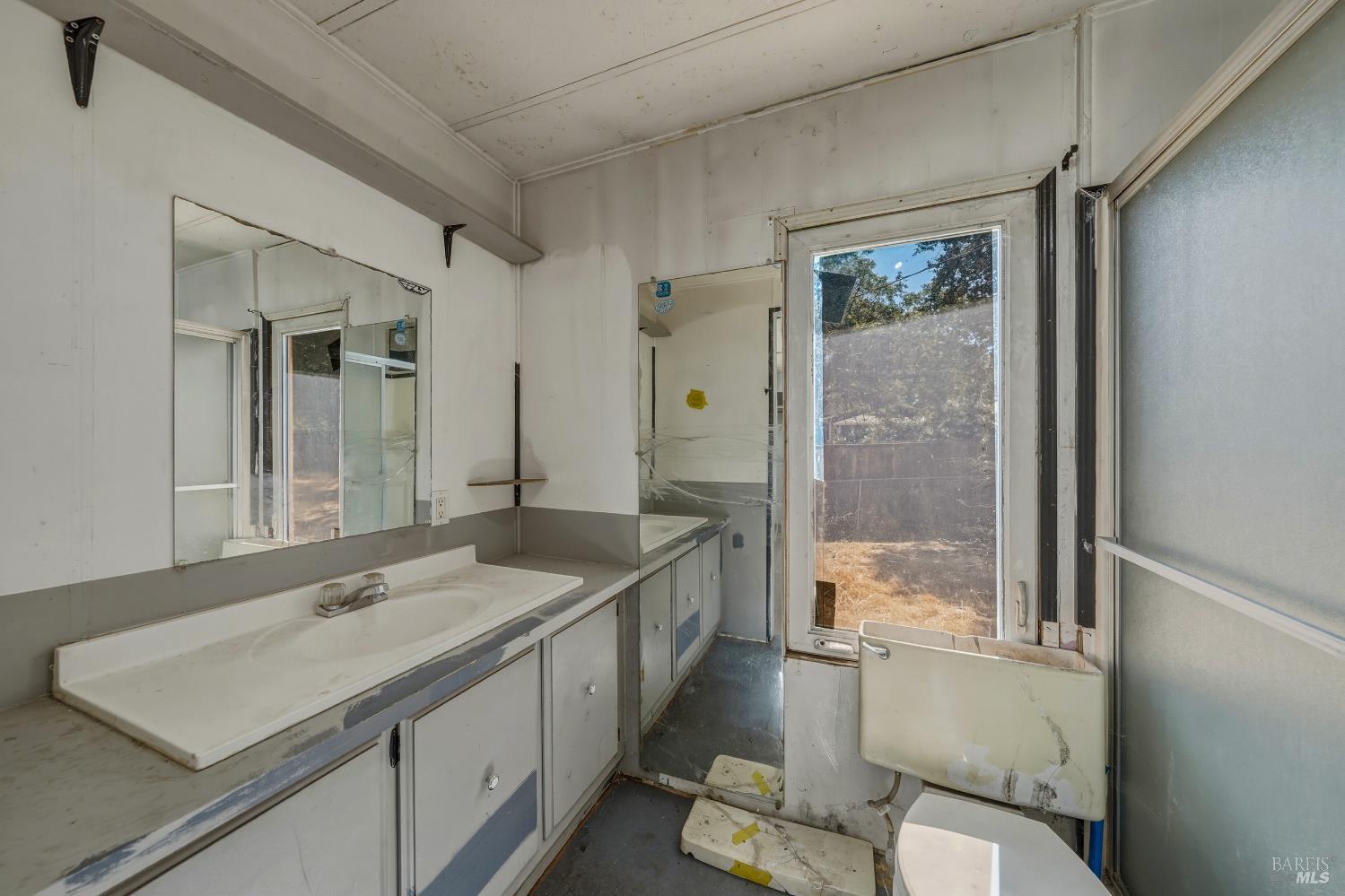 5542 Old Highway 53 Clearlake CA 95422