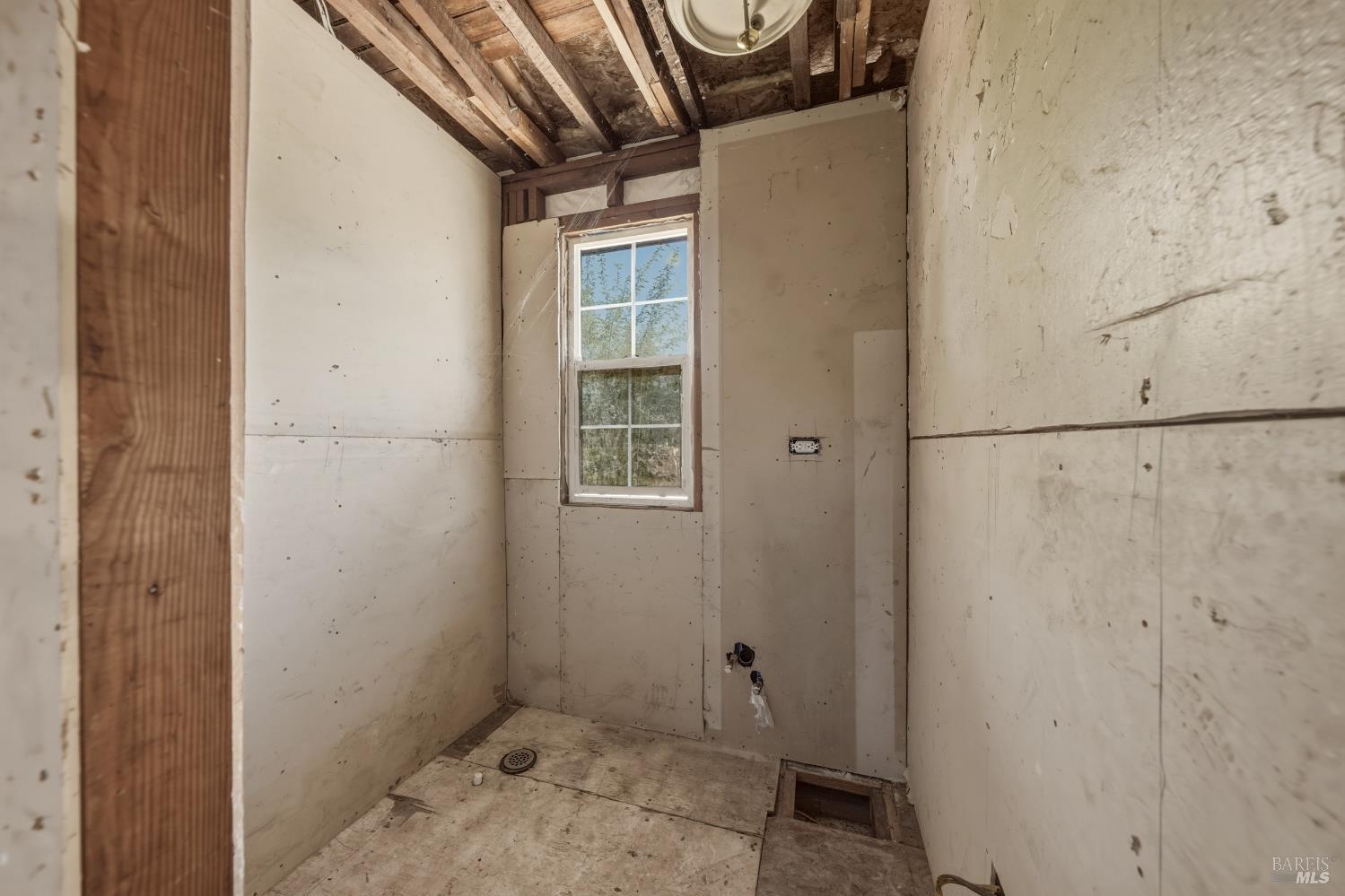 5542 Old Highway 53 Clearlake CA 95422