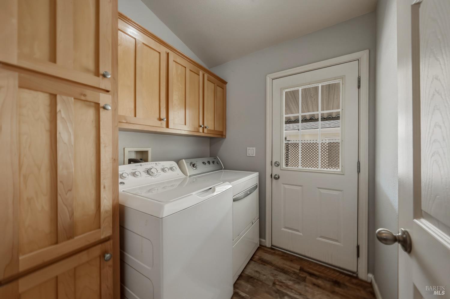 5542 Old Highway 53 Clearlake CA 95422