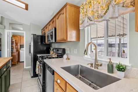 705 Sequoia Street Windsor CA 95492