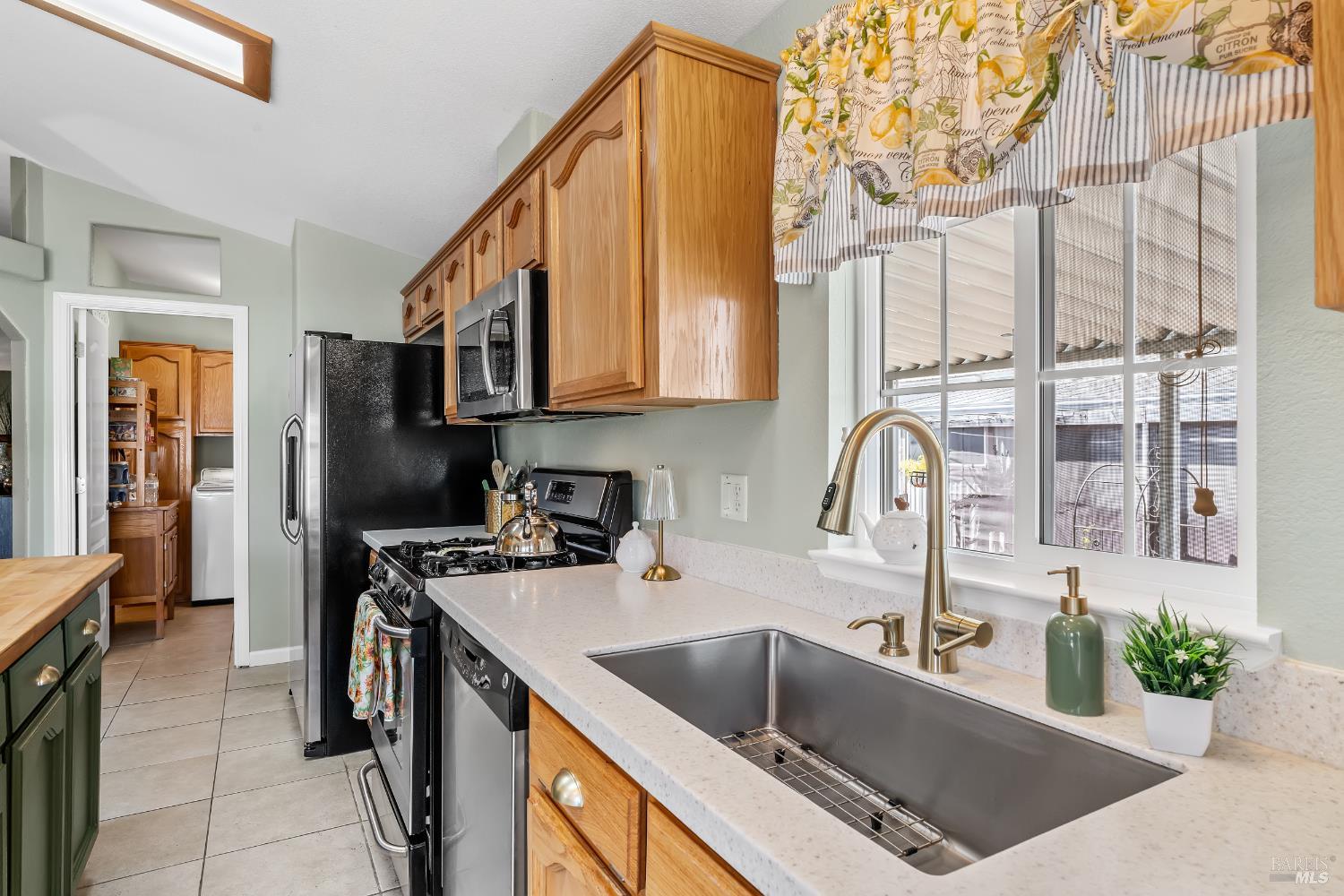 705 Sequoia Street Windsor CA 95492