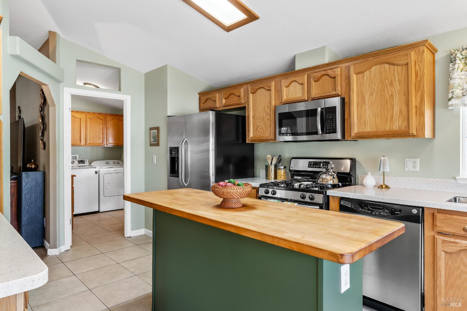 705 Sequoia Street Windsor CA 95492