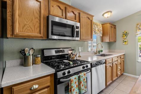 705 Sequoia Street Windsor CA 95492