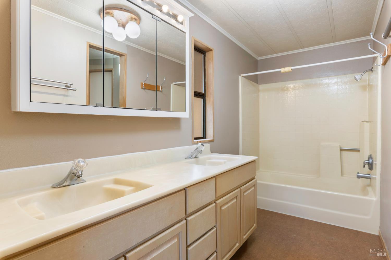 9170 Upper Lake Lucerne Road Upper Lake CA 95485