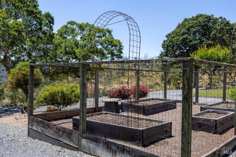 6707 Badger Creek Road Santa Rosa CA 95409