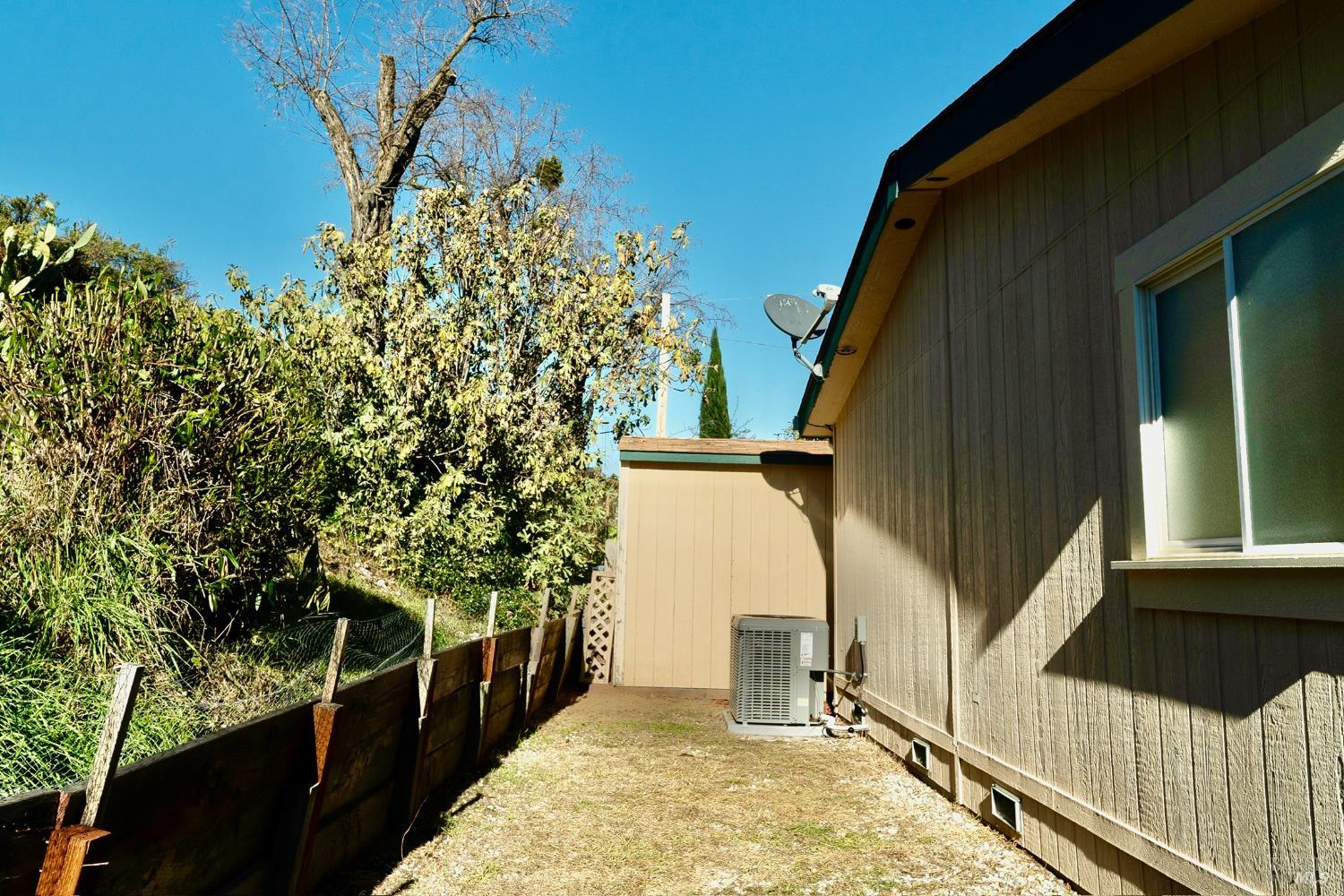 5830 Robin Hill Drive Lakeport CA 95453