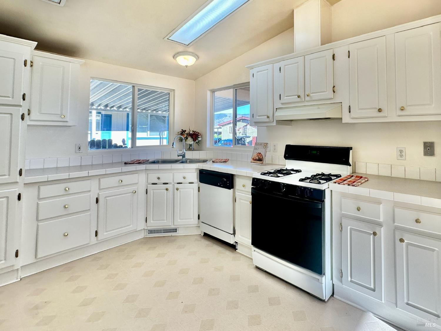 5830 Robin Hill Drive Lakeport CA 95453