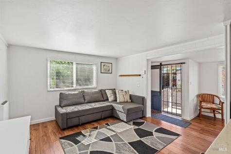 541 Mason Street Healdsburg CA 95448
