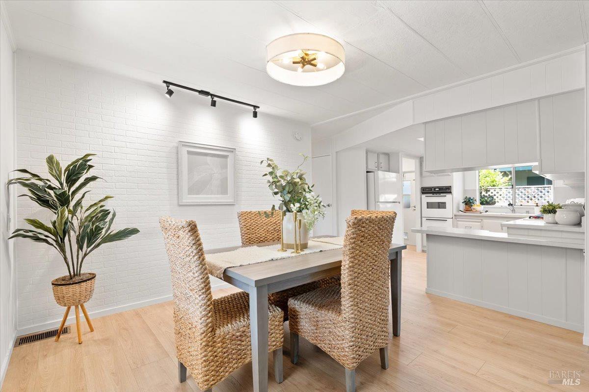 93 Walnut Circle Rohnert Park CA 94928