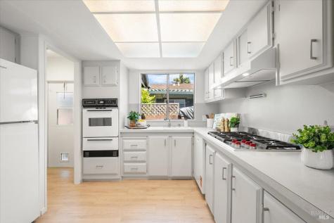 93 Walnut Circle Rohnert Park CA 94928