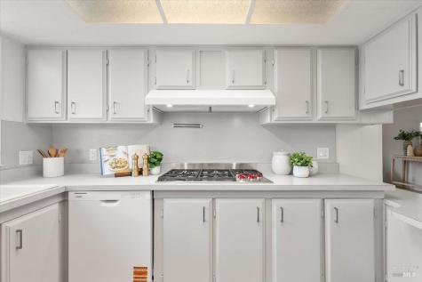 93 Walnut Circle Rohnert Park CA 94928