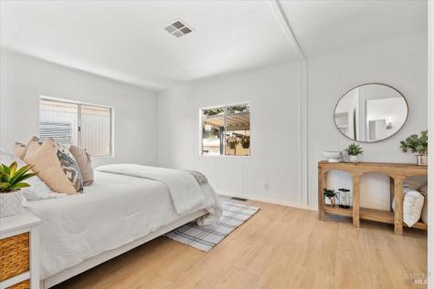 93 Walnut Circle Rohnert Park CA 94928
