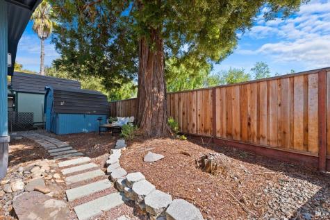 93 Walnut Circle Rohnert Park CA 94928