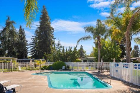93 Walnut Circle Rohnert Park CA 94928
