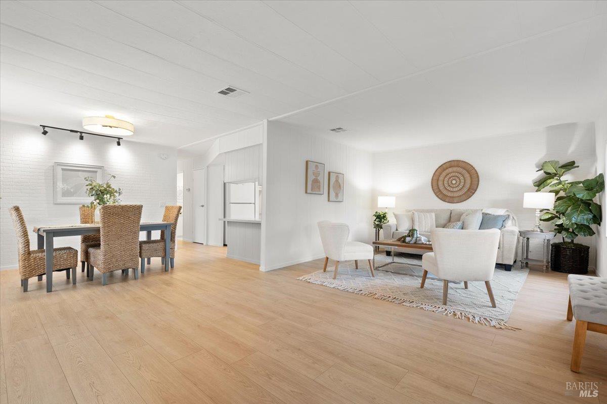 93 Walnut Circle Rohnert Park CA 94928