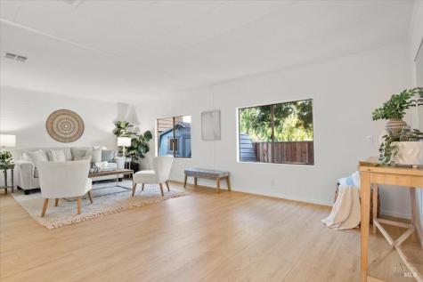 93 Walnut Circle Rohnert Park CA 94928