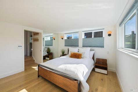 38 S 40 Dock Sausalito CA 94965