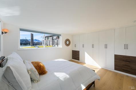 38 S 40 Dock Sausalito CA 94965