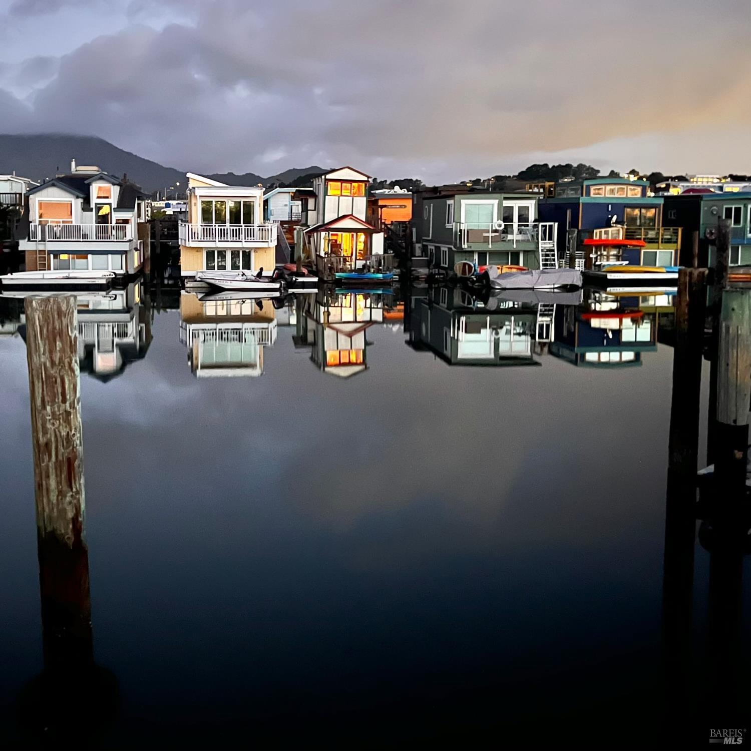 38 S 40 Dock Sausalito CA 94965