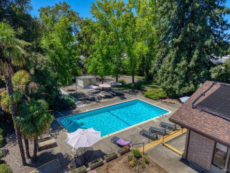 261 Hermosa Circle Santa Rosa CA 95409