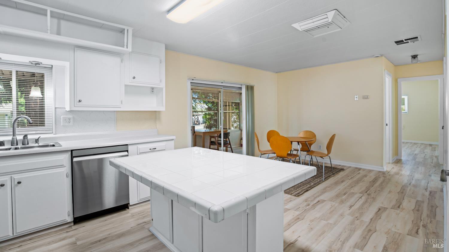 19 Newell Circle Napa CA 94558
