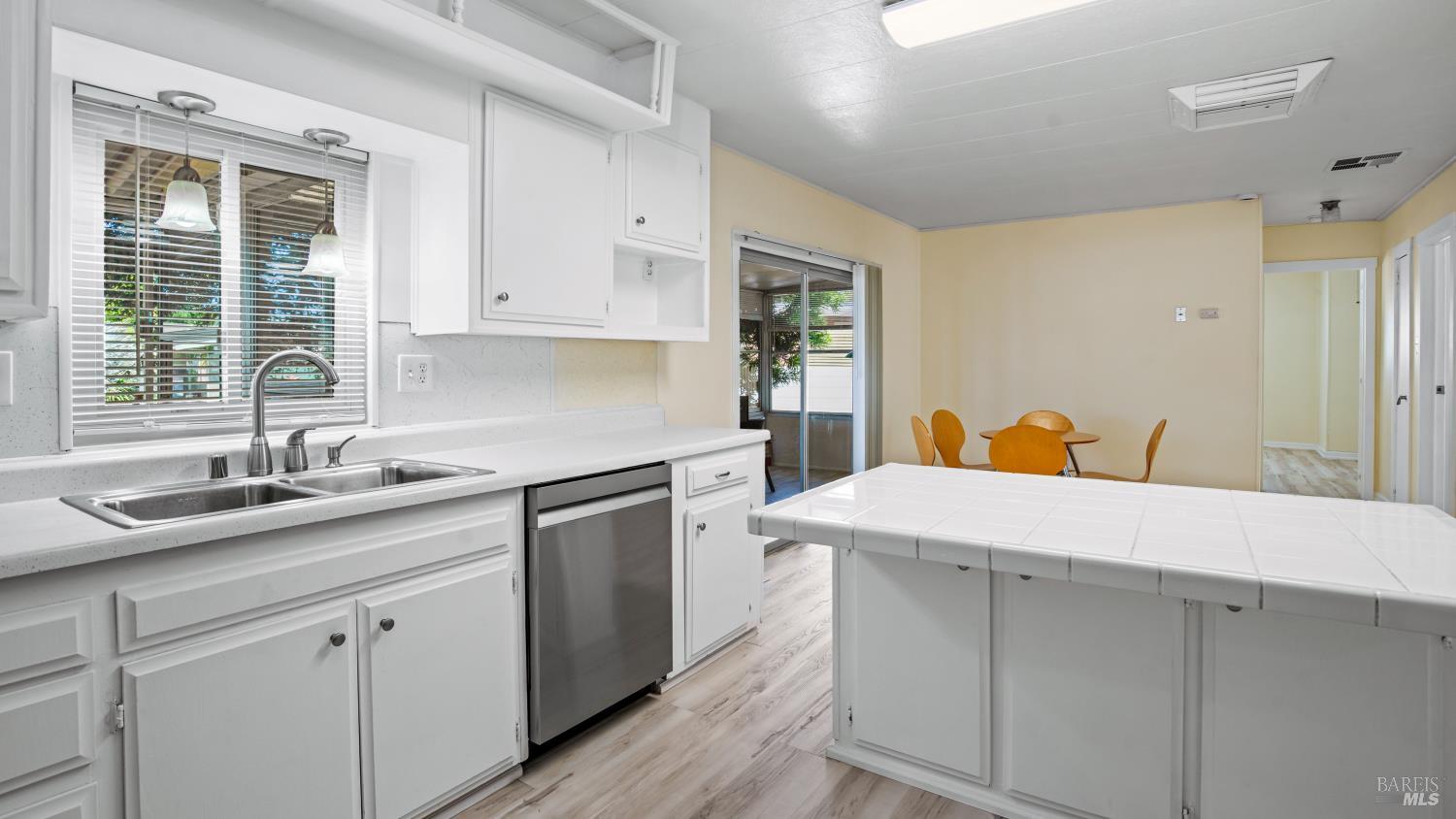 19 Newell Circle Napa CA 94558