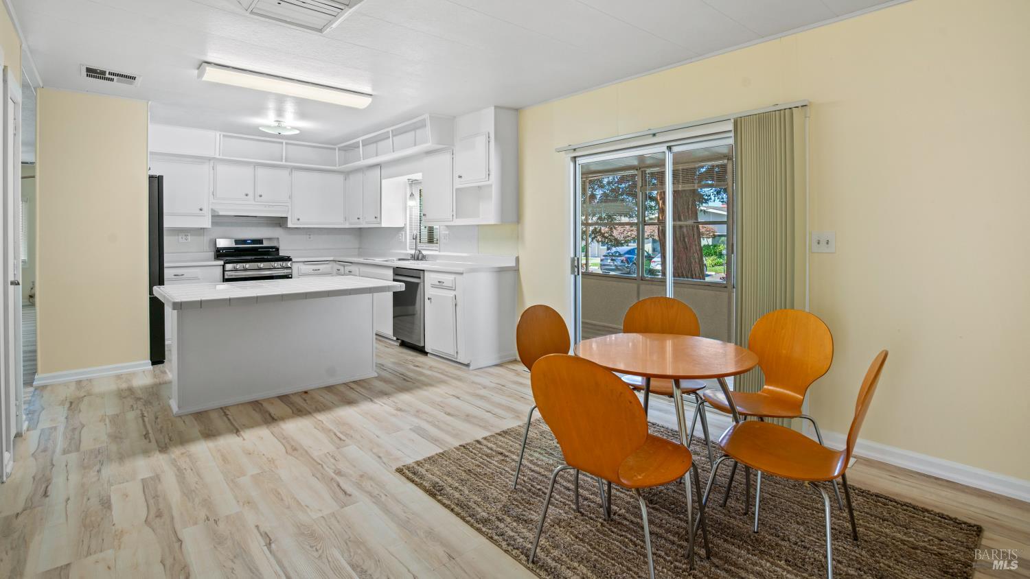 19 Newell Circle Napa CA 94558