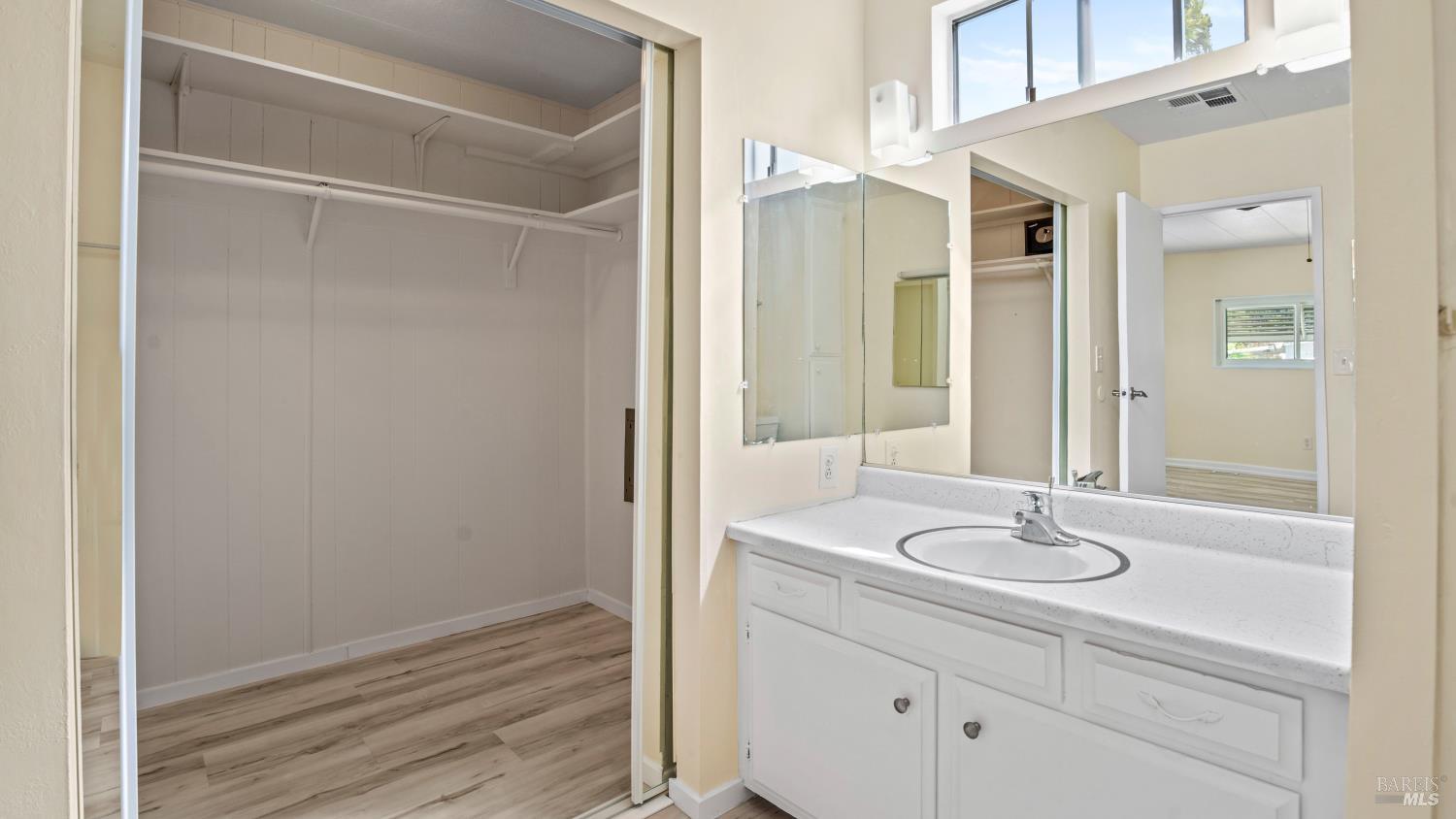 19 Newell Circle Napa CA 94558