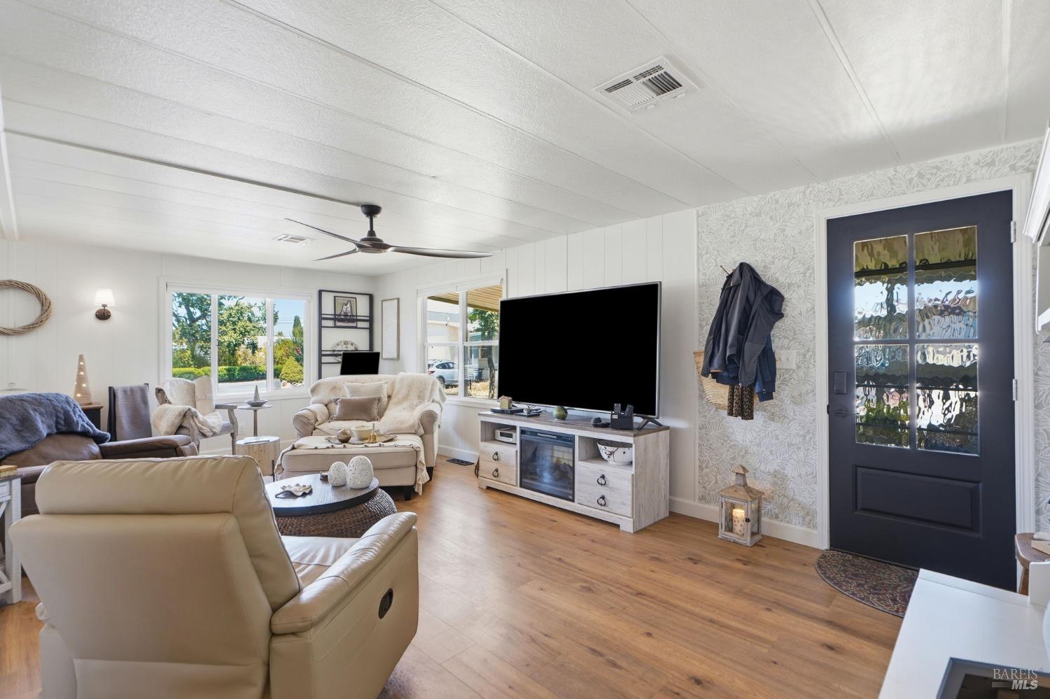 703 Sequoia Street Windsor CA 95492