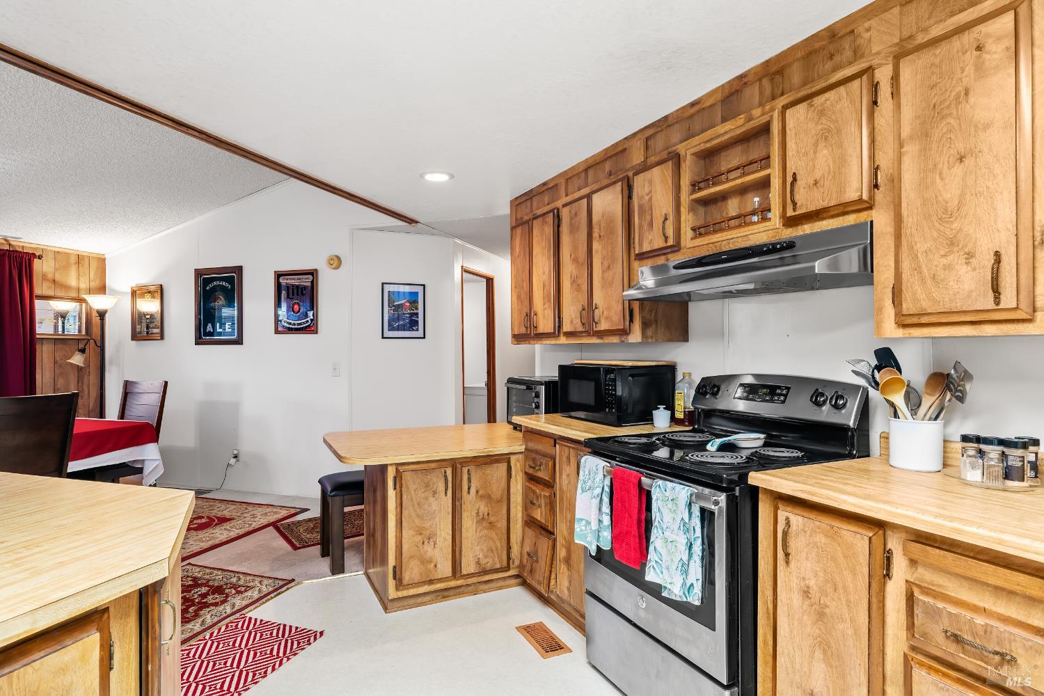 8009 Cliffrose Street Windsor CA 95492