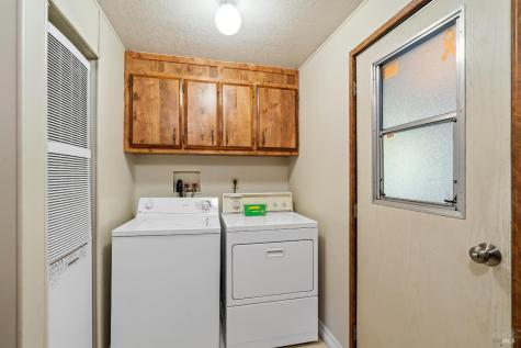 8009 Cliffrose Street Windsor CA 95492