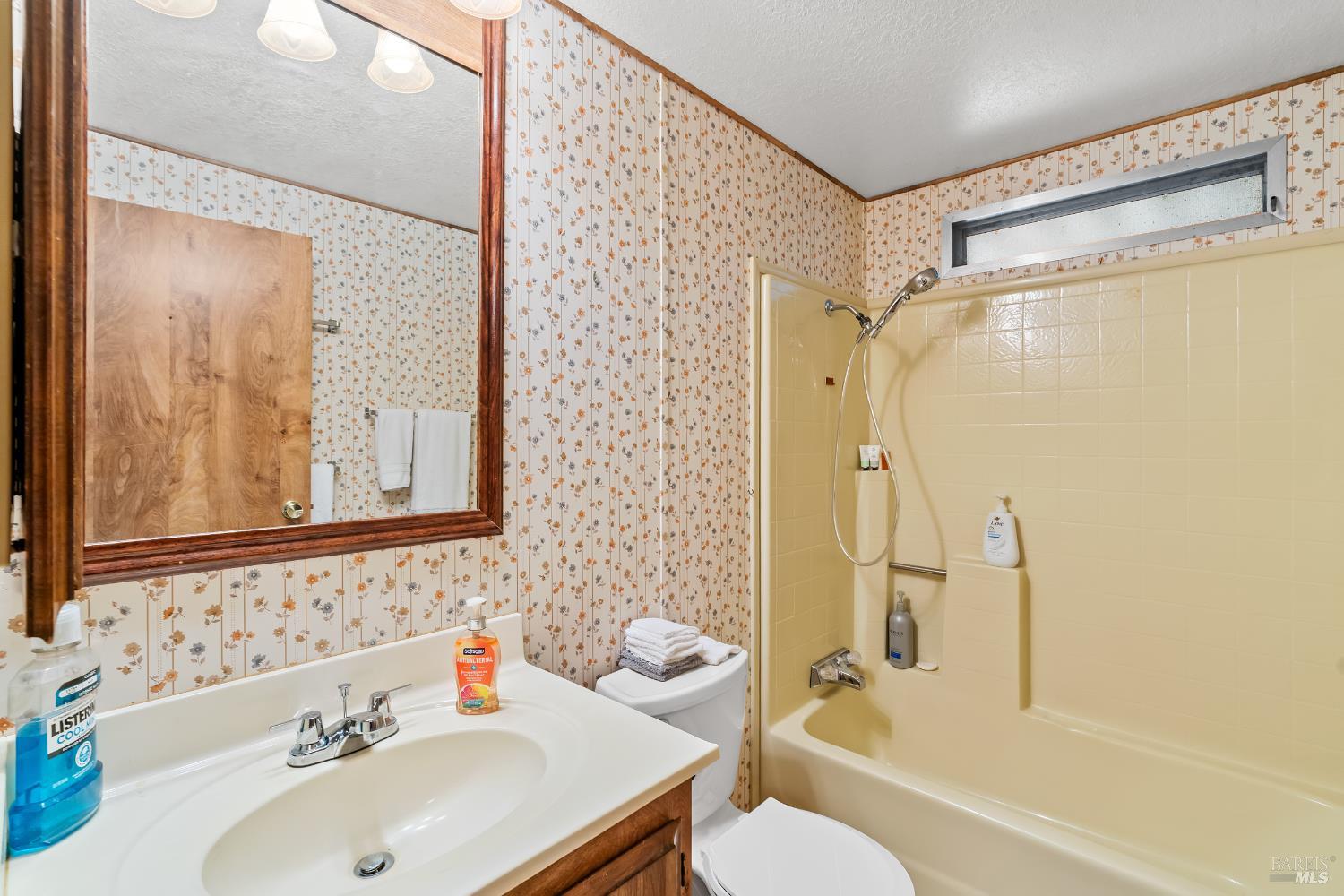 8009 Cliffrose Street Windsor CA 95492