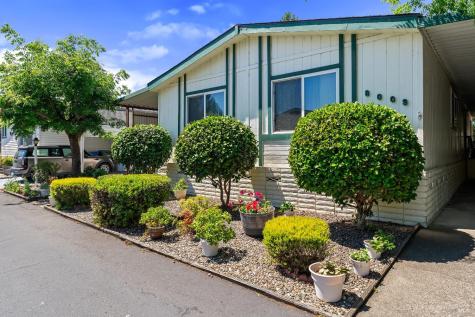 8009 Cliffrose Street Windsor CA 95492