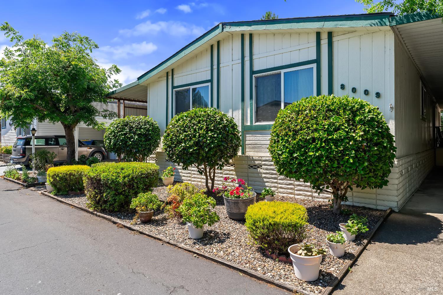 8009 Cliffrose Street Windsor CA 95492