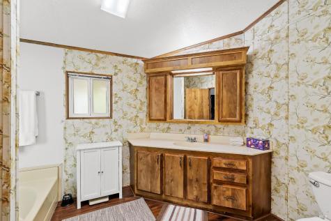 8009 Cliffrose Street Windsor CA 95492