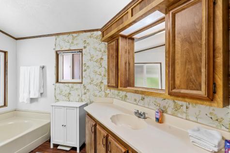 8009 Cliffrose Street Windsor CA 95492
