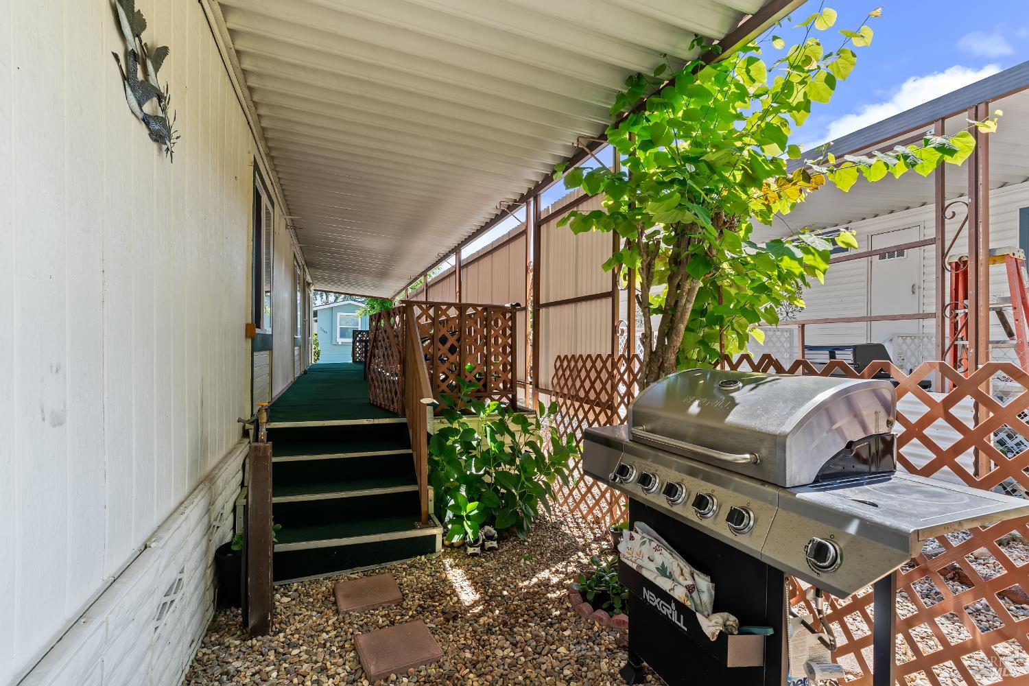 8009 Cliffrose Street Windsor CA 95492